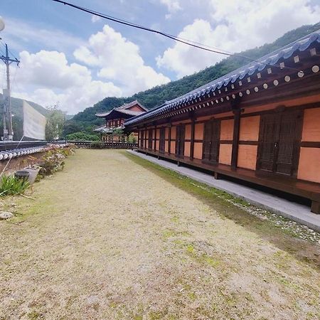 Yeongwol Hwanggung Hanok Pension Exterior foto